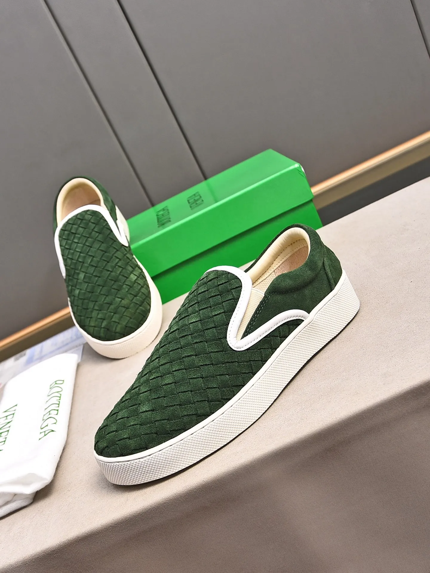 Men's shoes 💰460 [Sleeves series] BOTTEG* VENET* - high-end boutique Size: 38-44 (45 customized) BV new product, first-layer cowhide artificially woven classic style harmoniously blends with contemporary fashion temperament, rubber soles are light and flexible, water-dyed sheepskin pads! [Taobao, Tmall, and live streaming are the first choices]